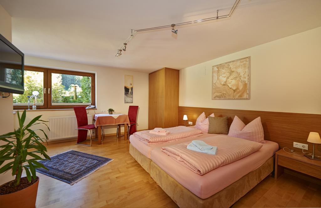 Apartments Neue Post Filzmoos Pokoj fotografie